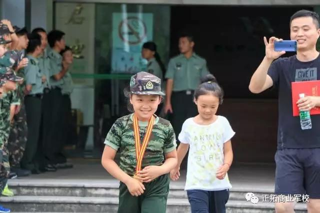 濃濃戰(zhàn)友情，深深軍營(yíng)愛(ài)，戰(zhàn)友，再見(jiàn)！