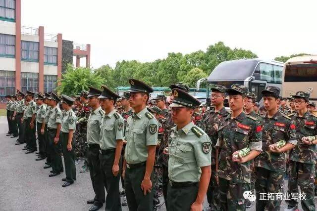軍隊(duì)參觀5.jpg